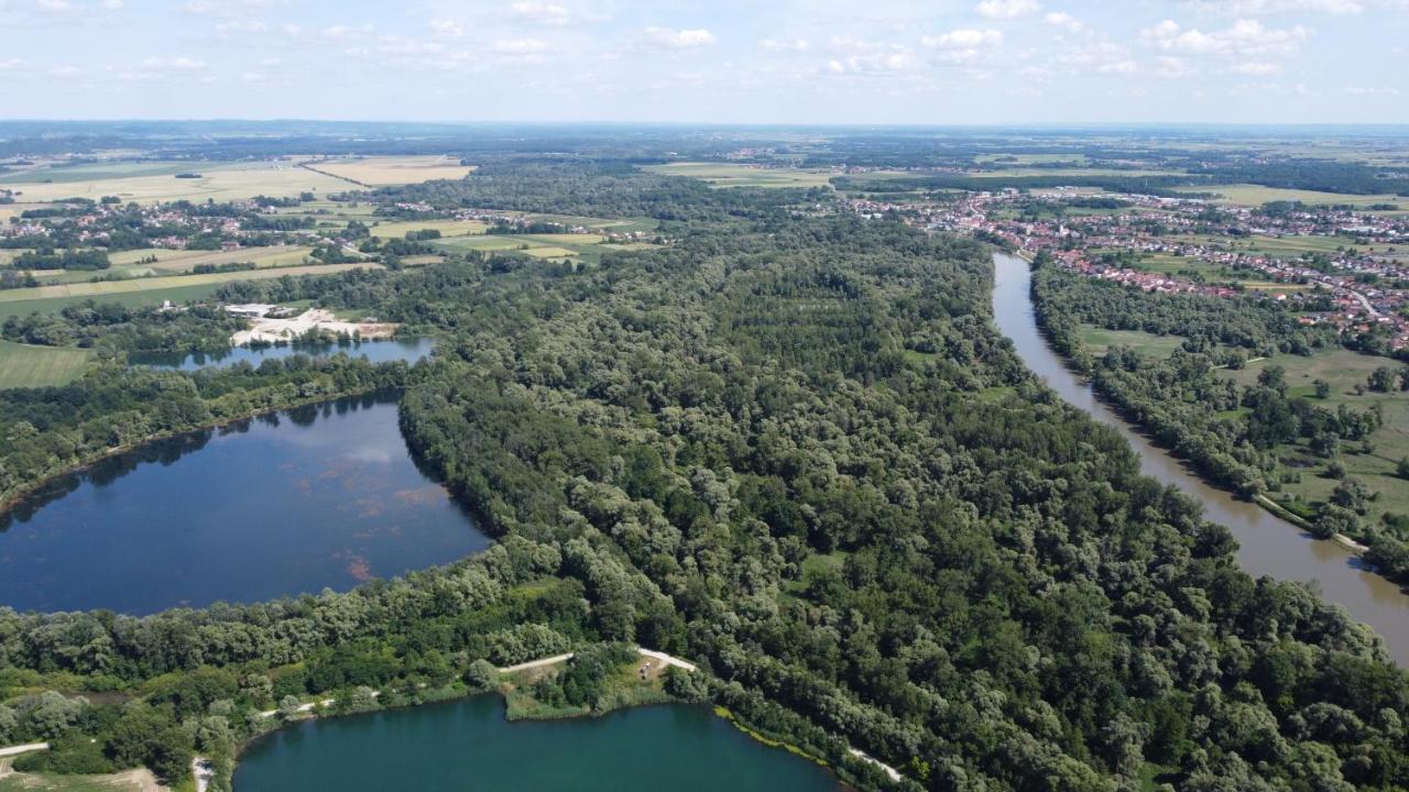 Apartment Feher Lendava Exteriör bild